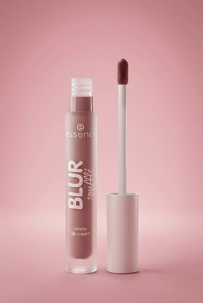 Blur Soufflé Matte Lip Cream 01 Deep Scroll | Essence