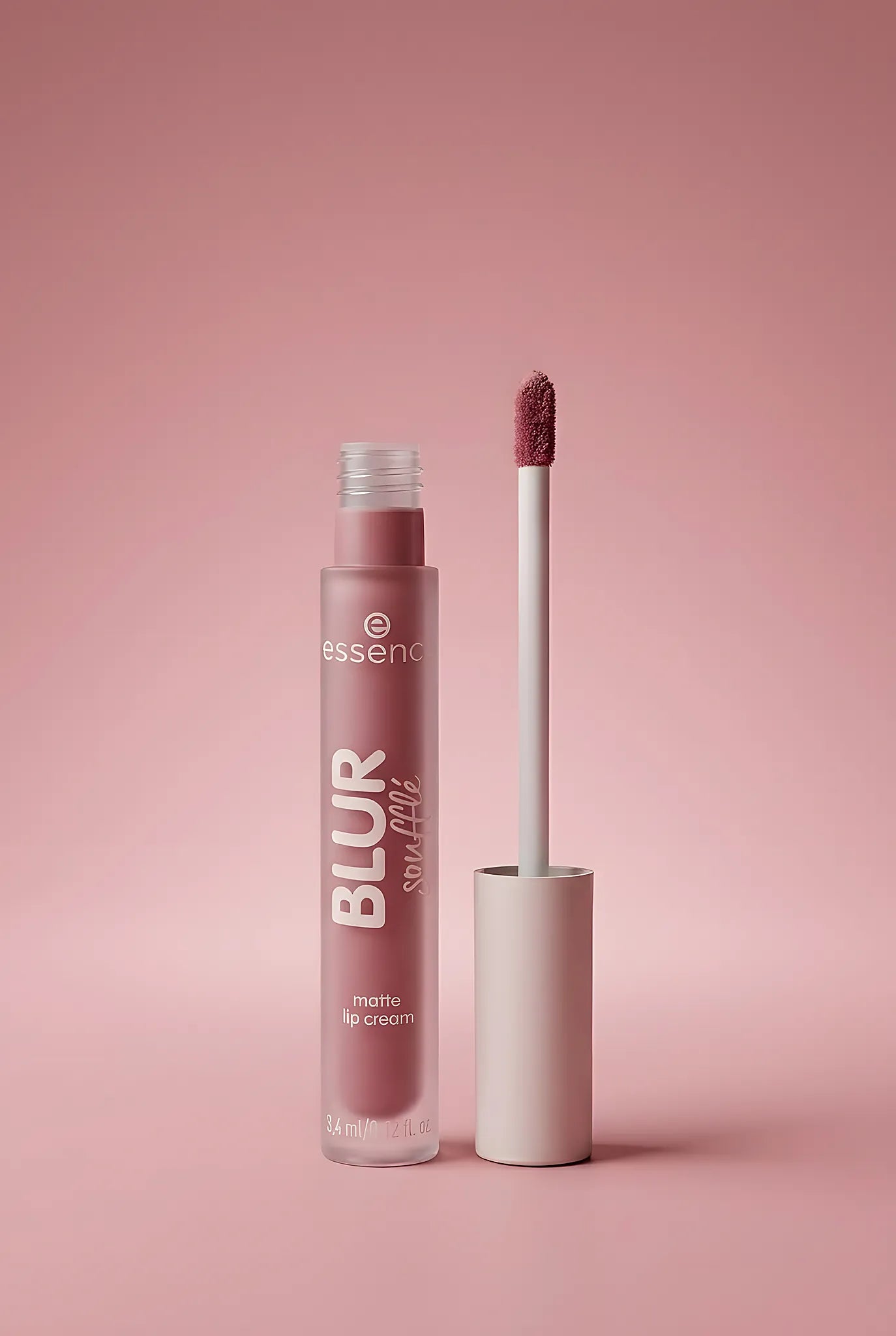 Blur Soufflé Matte Lip Cream 06 Pillow Talking | Essence