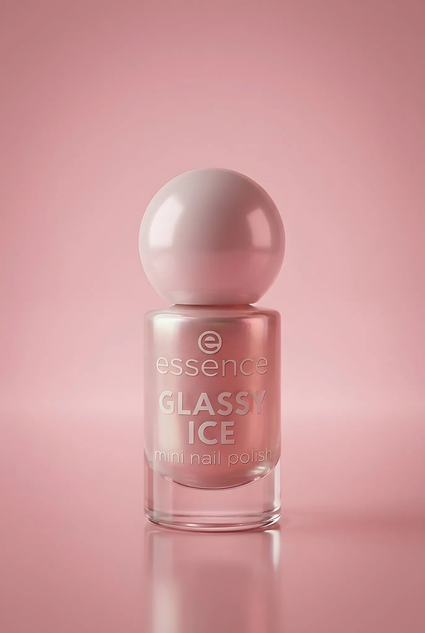Glassy Ice Mini Nail Polish 09 — Make-up | Essence