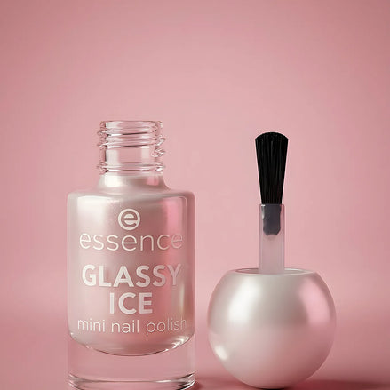 Glassy Ice Mini Nail Polish 09 — Make-up | Essence