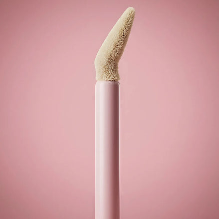 Silky Blur Hydrating Longwear Concealer 100 — Corector | Essence